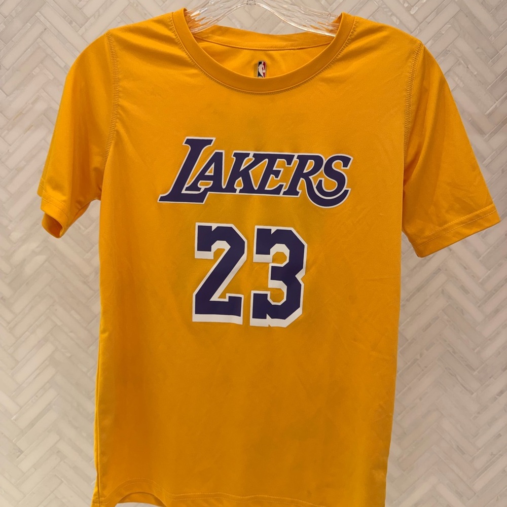 NBA Lakers Kids Gold T-Shirt size M (10-12)